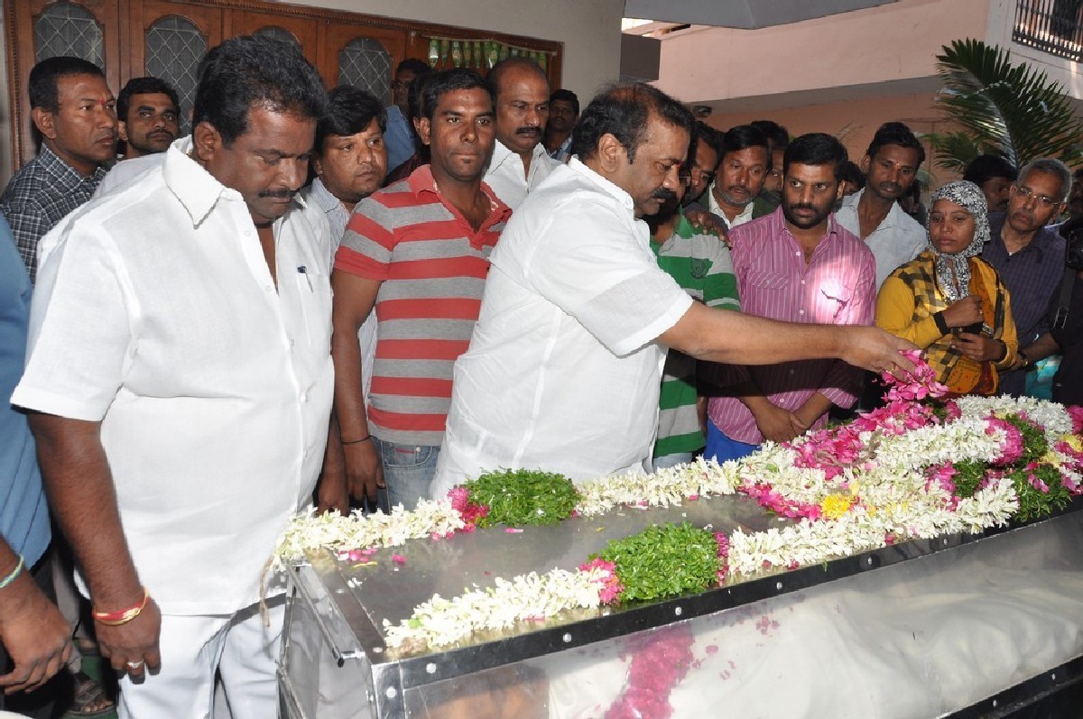 Dharmavarapu Condolences Photos - 121 / 179 photos