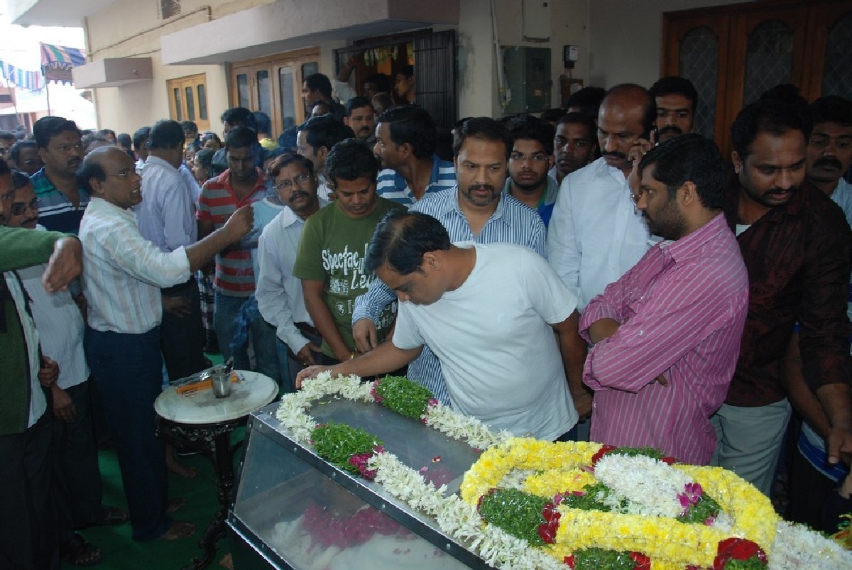 Dharmavarapu Condolences Photos - 122 / 179 photos