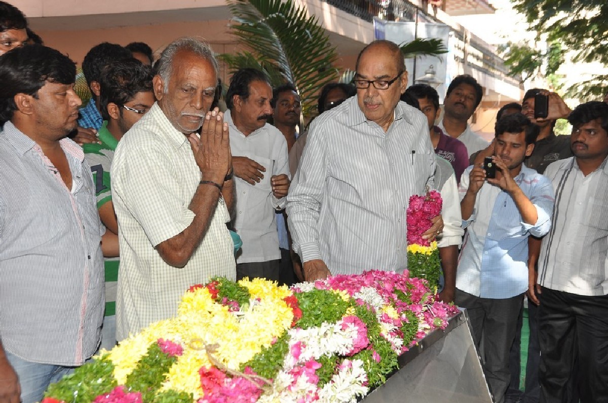 Dharmavarapu Condolences Photos - 164 / 179 photos