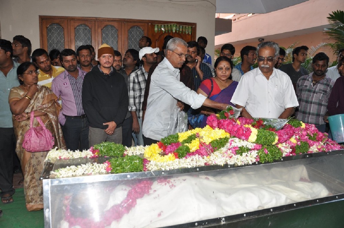 Dharmavarapu Condolences Photos - 167 / 179 photos