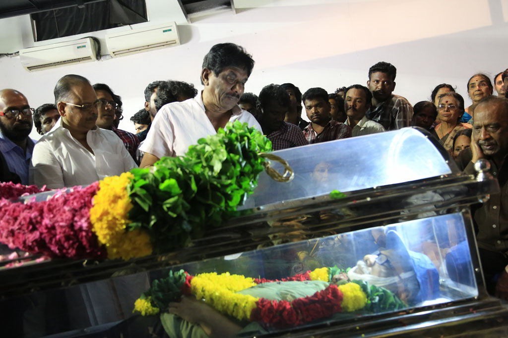 Director Balu Mahendra Condolence Photos - 143 / 203 photos