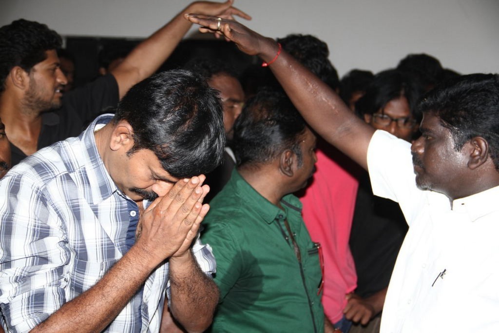 Director Balu Mahendra Condolence Photos - 182 / 203 photos