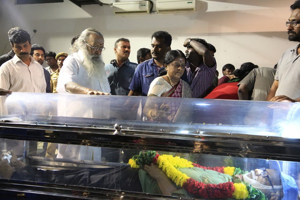 Director Balu Mahendra Condolence Photos - 195 / 203 photos