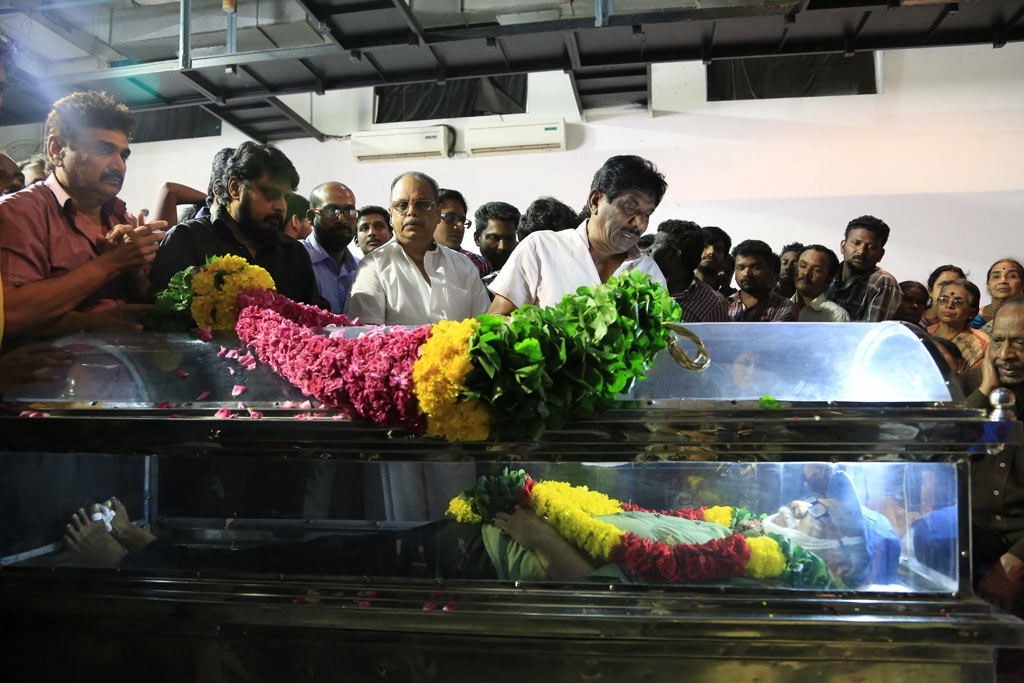 Director Balu Mahendra Condolence Photos - 200 / 203 photos