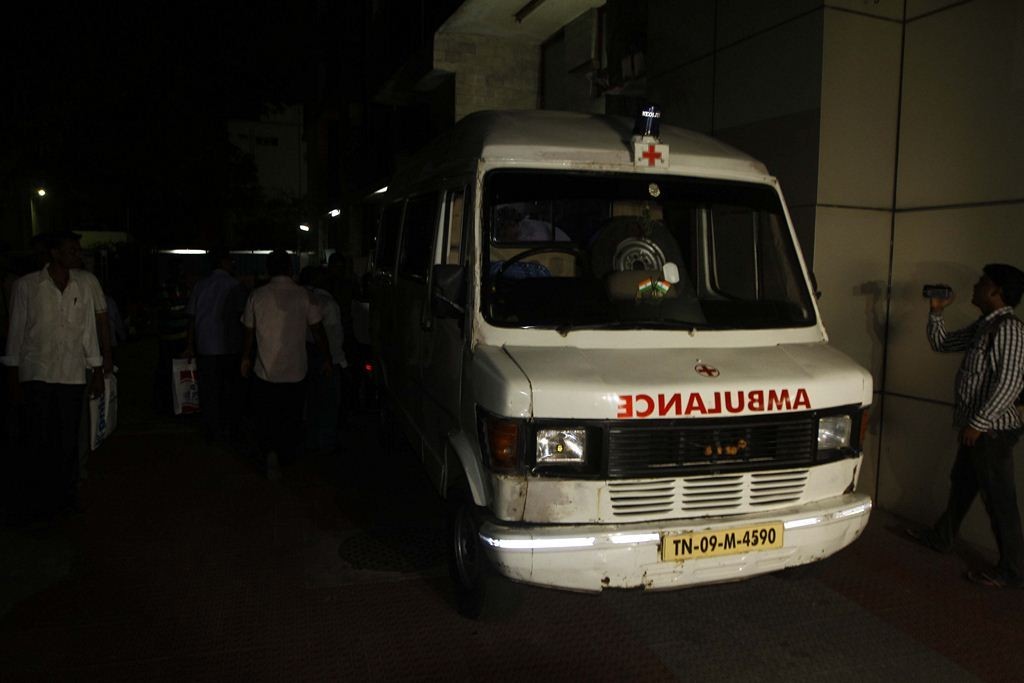 Director Bapu Condolences Photos - 8 / 10 photos