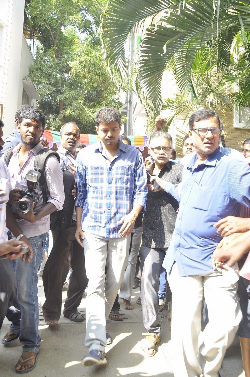 Director K Balachander Condolences Photos - 8 / 255 photos