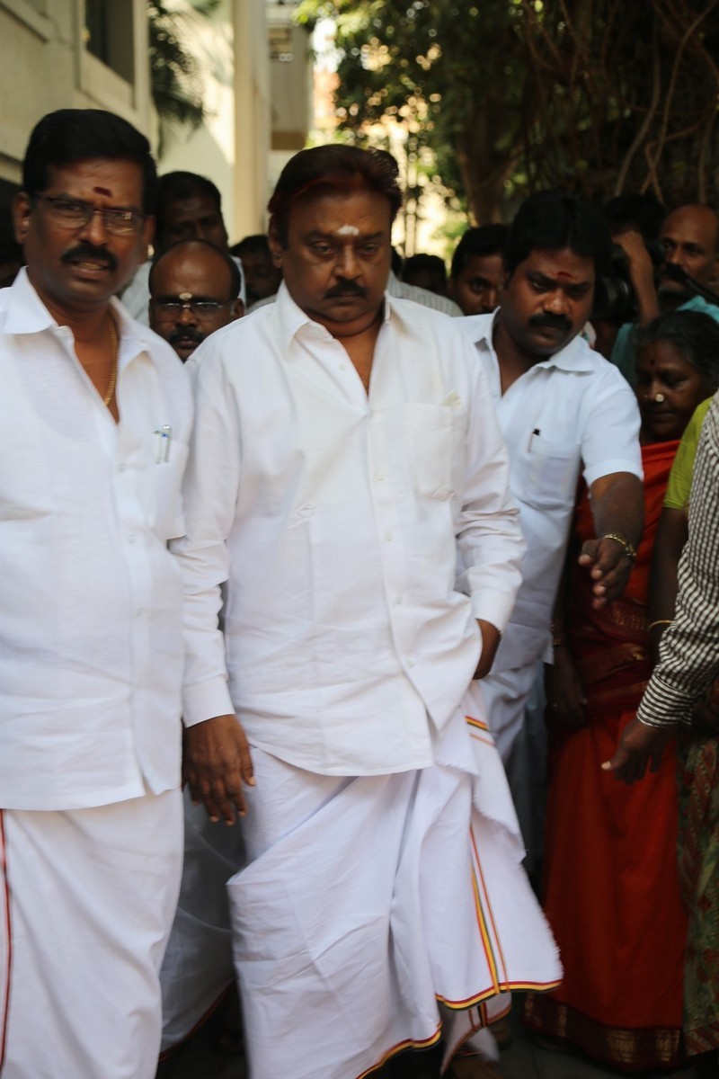 Director K Balachander Condolences Photos - 10 / 255 photos