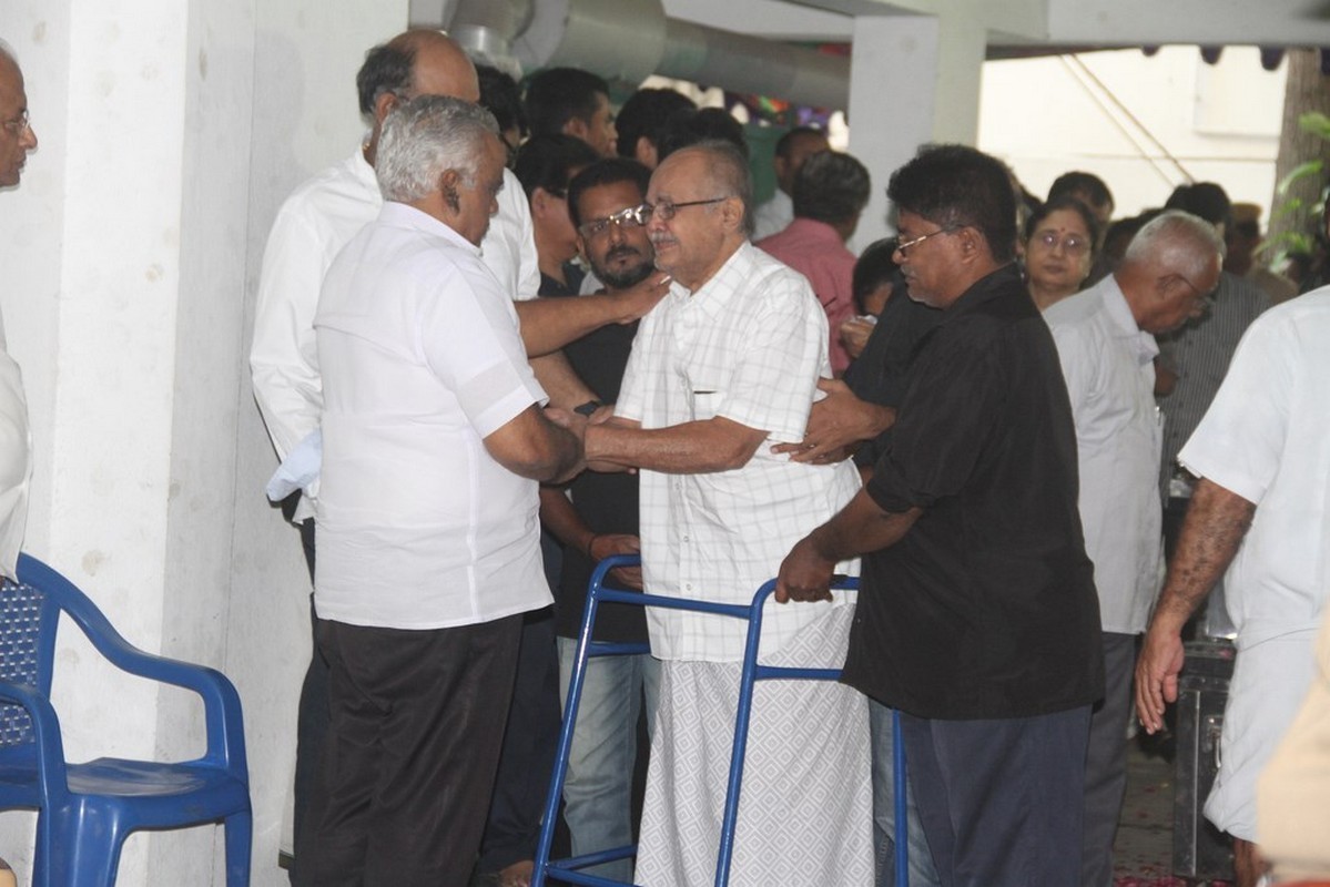 Director K Balachander Condolences Photos - 13 / 255 photos