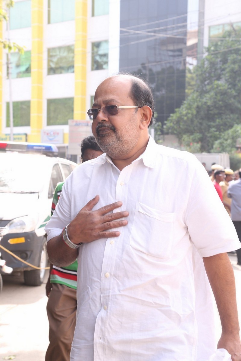 Director K Balachander Condolences Photos - 101 / 255 photos