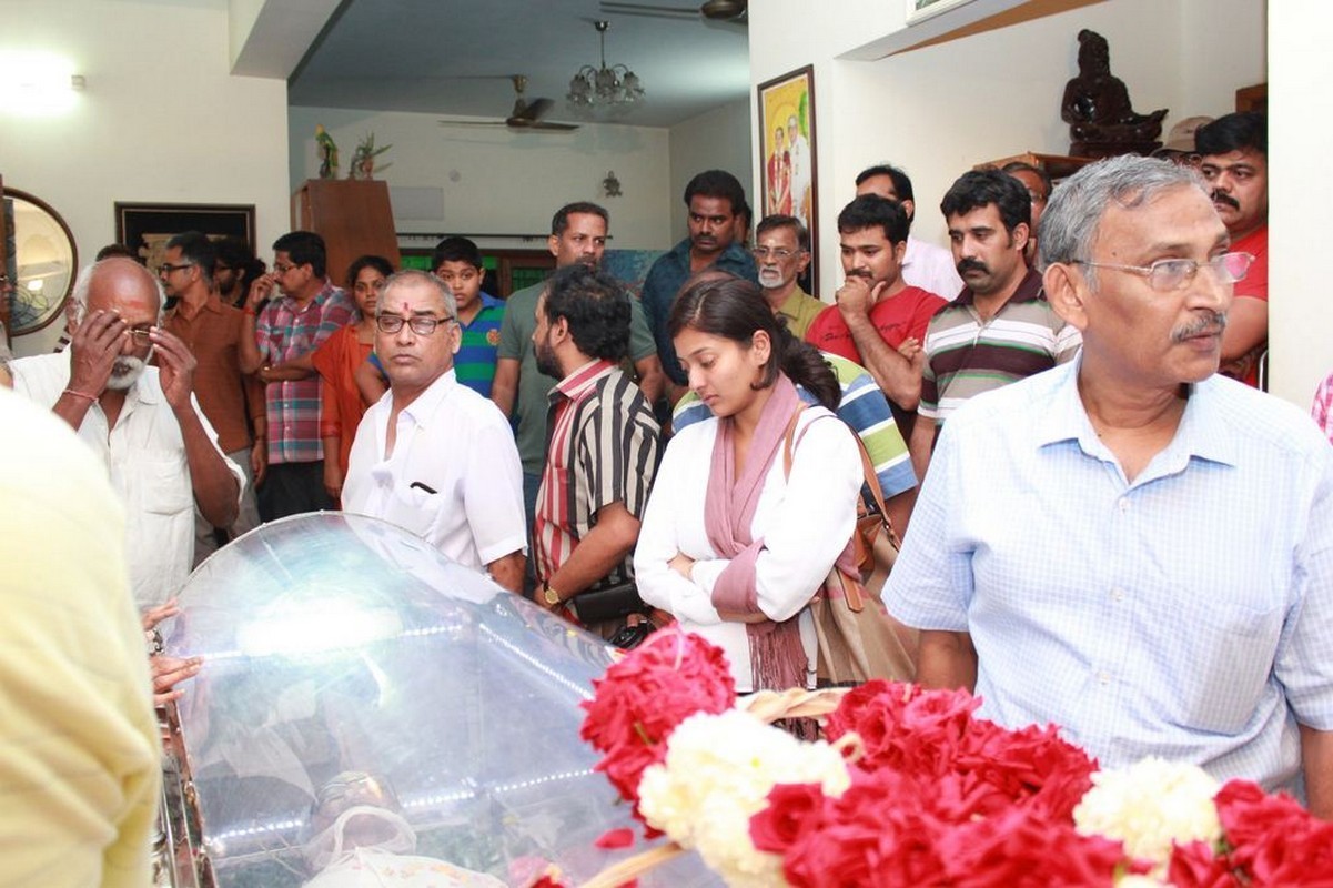 Director K Balachander Condolences Photos - 117 / 255 photos