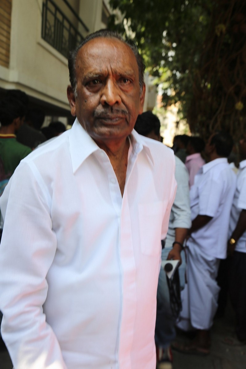 Director K Balachander Condolences Photos - 126 / 255 photos