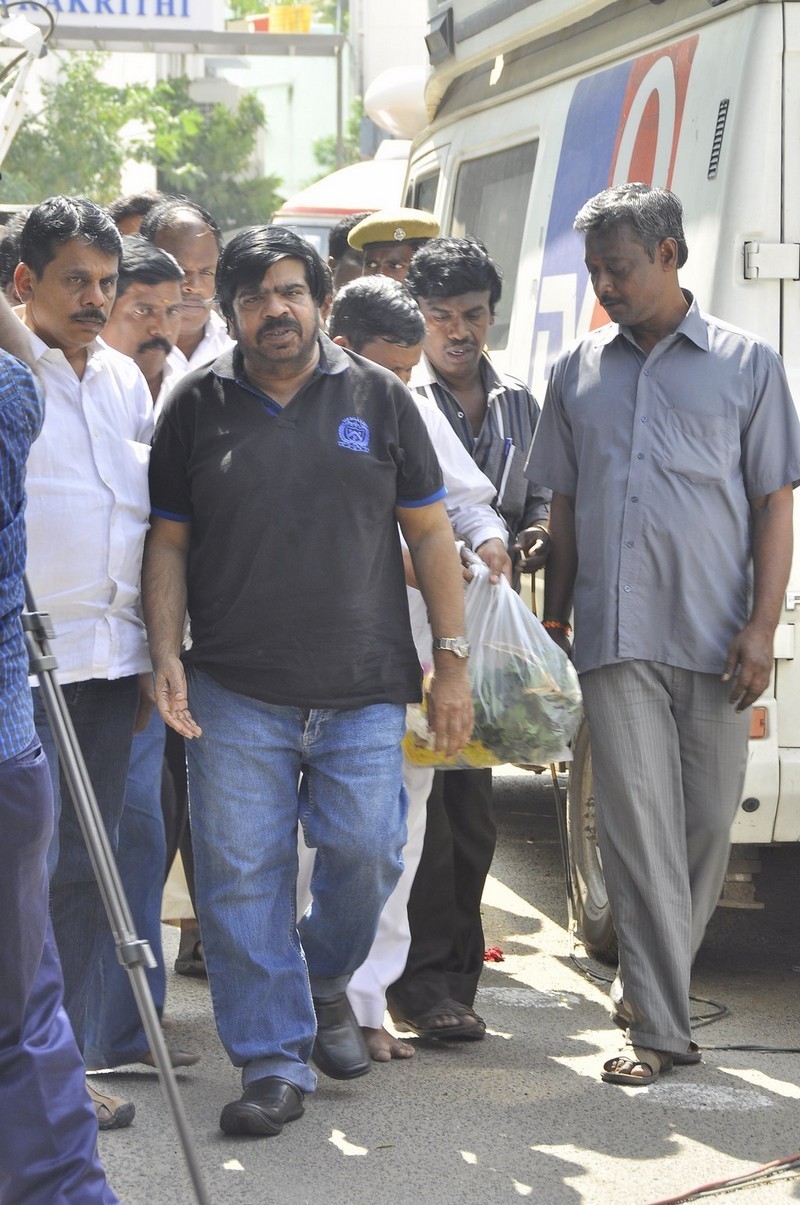 Director K Balachander Condolences Photos - 135 / 255 photos