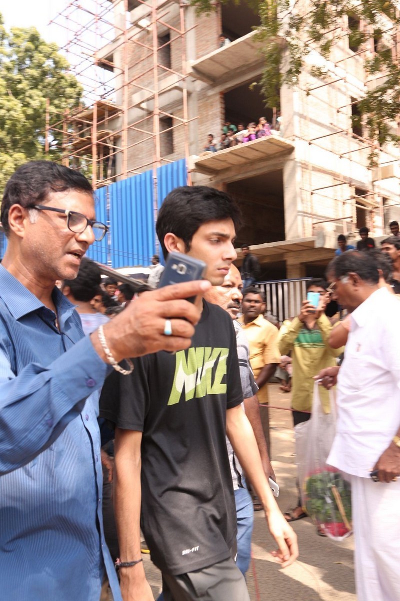 Director K Balachander Condolences Photos - 138 / 255 photos