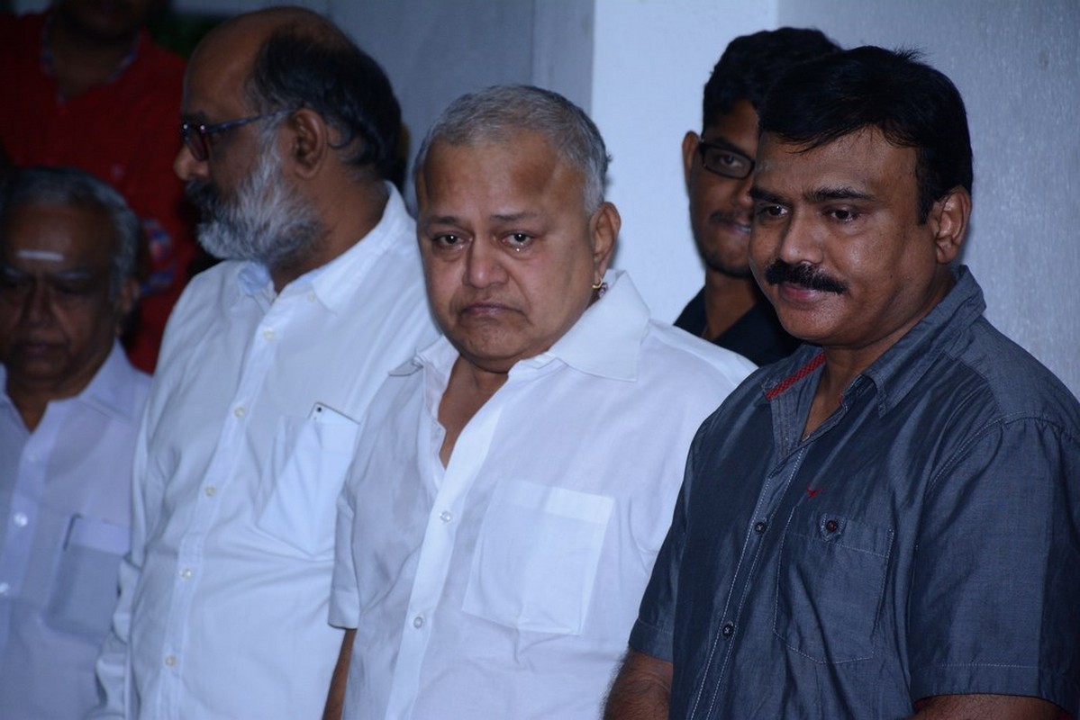 Director K Balachander Condolences Photos - 198 / 255 photos