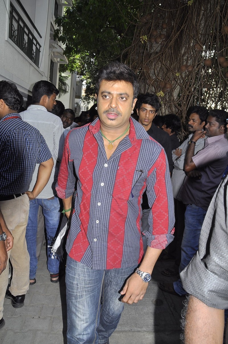 Director K Balachander Condolences Photos - 201 / 255 photos