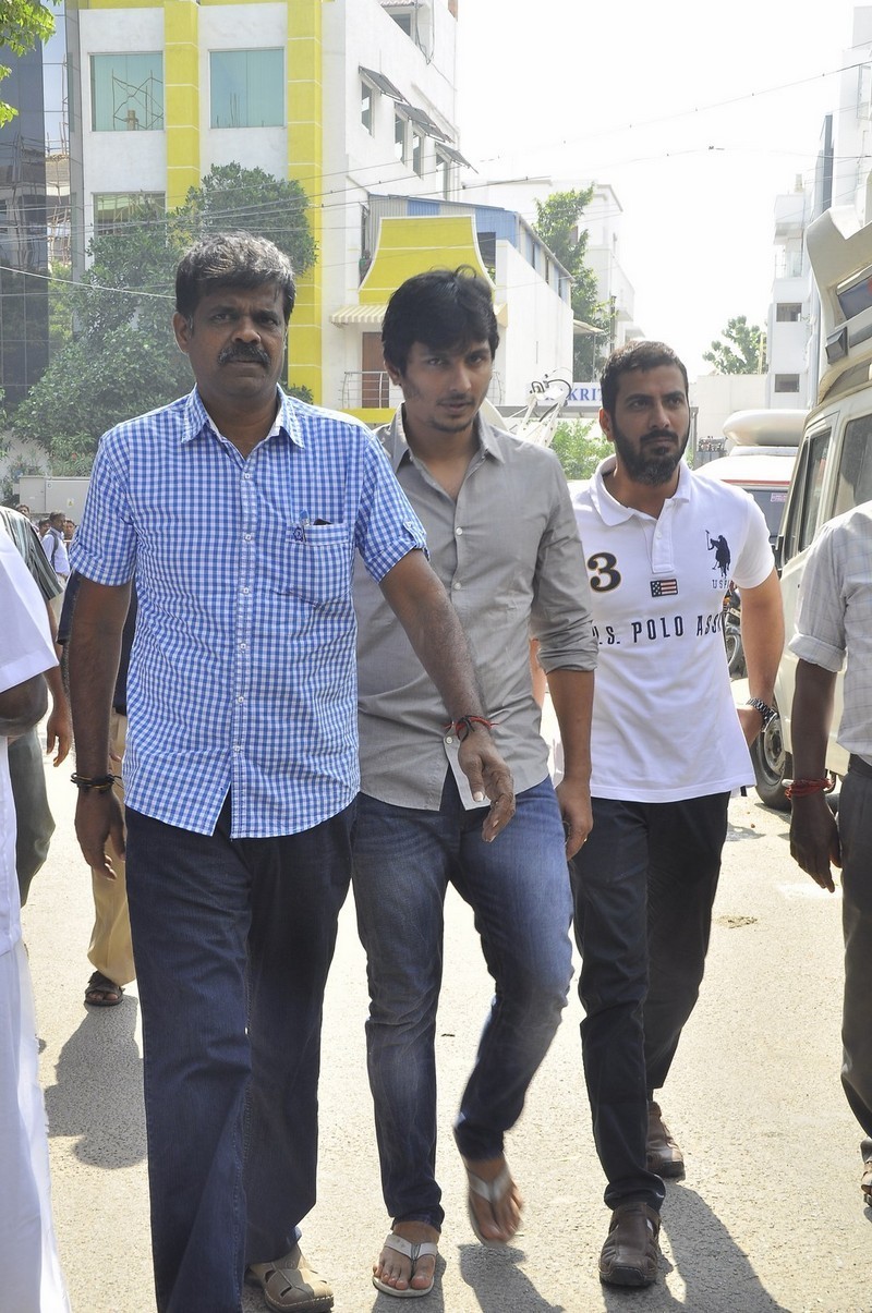 Director K Balachander Condolences Photos - 204 / 255 photos