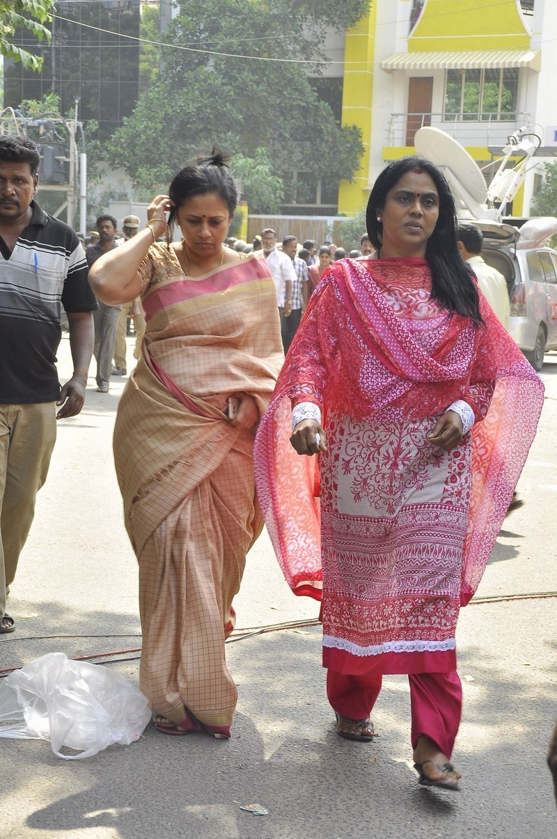 Director K Balachander Condolences Photos - 215 / 255 photos