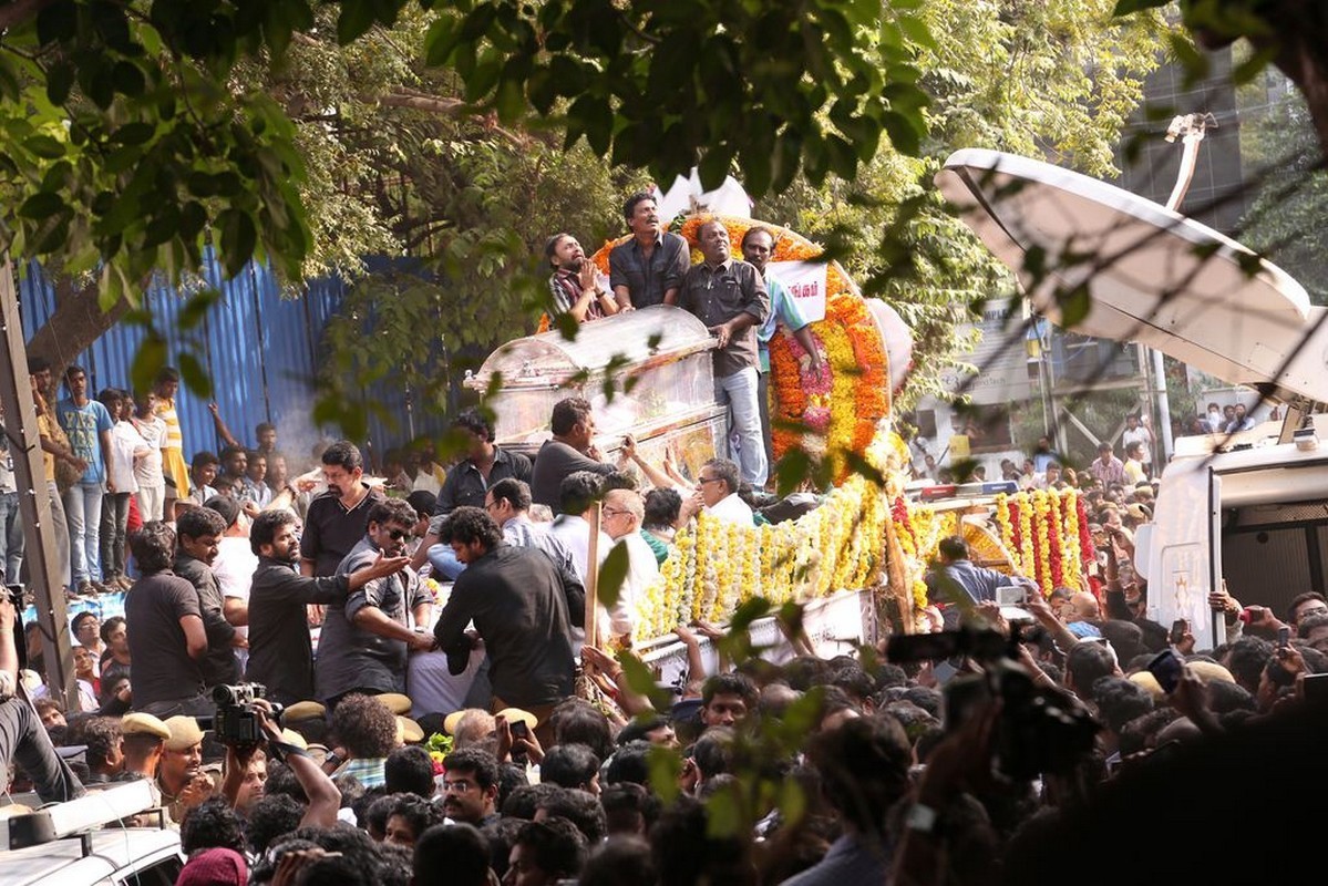 Director K Balachander Condolences Photos - 218 / 255 photos