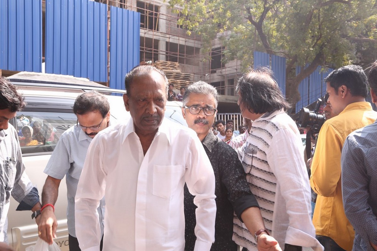 Director K Balachander Condolences Photos - 221 / 255 photos