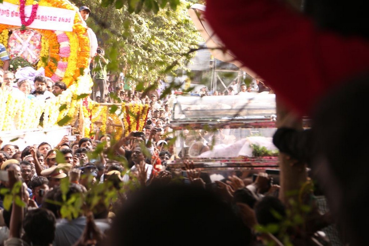 Director K Balachander Condolences Photos - 224 / 255 photos