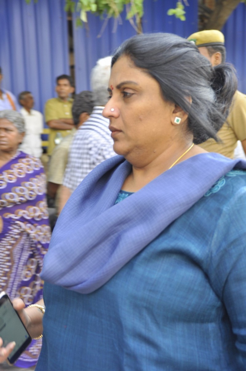 Director K Balachander Condolences Photos - 229 / 255 photos