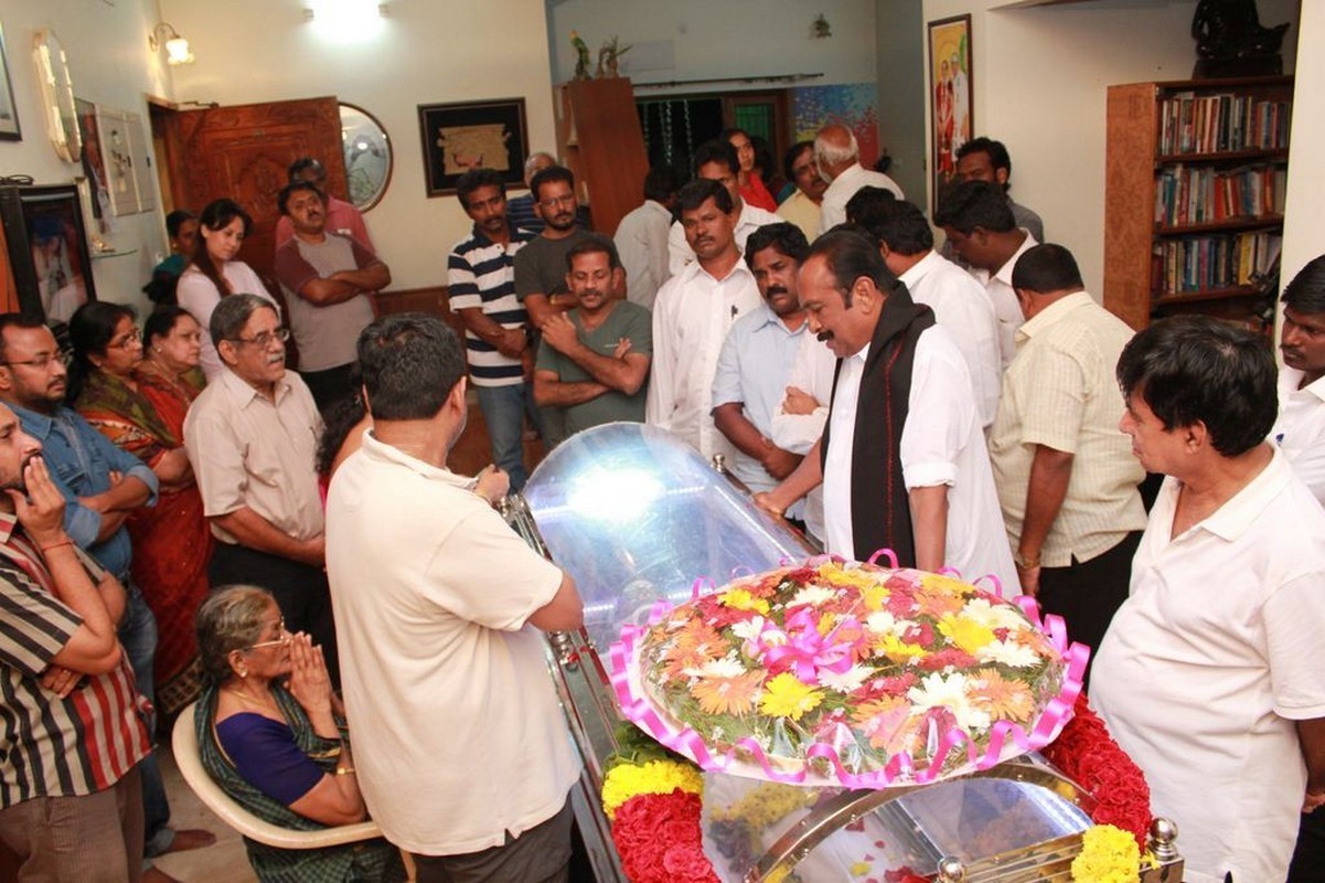 Director K Balachander Condolences Photos - 235 / 255 photos