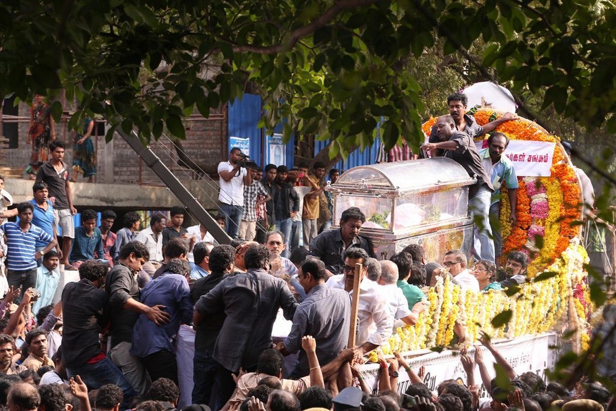 Director K Balachander Condolences Photos - 245 / 255 photos