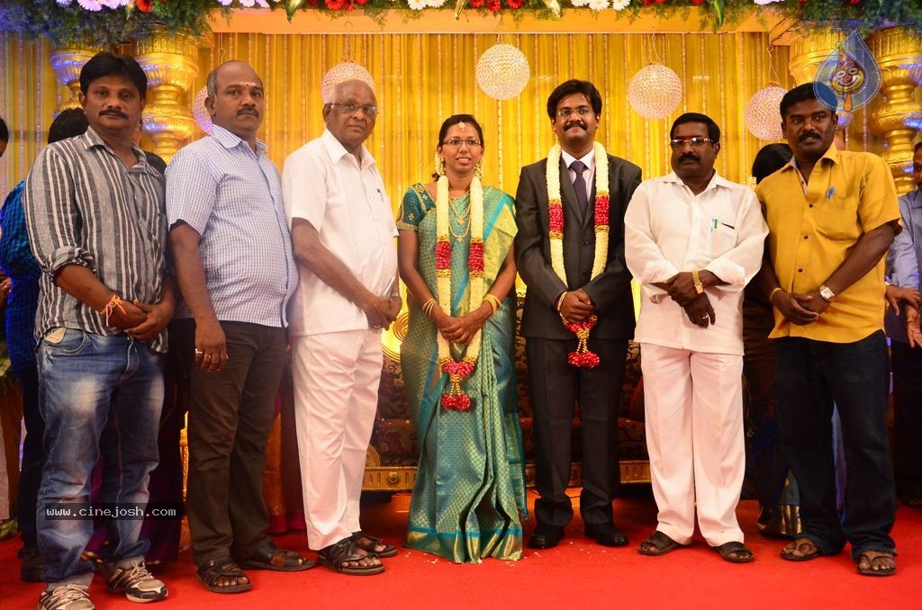 Director SP Muthuraman Family Wedding Reception - 25 / 69 photos