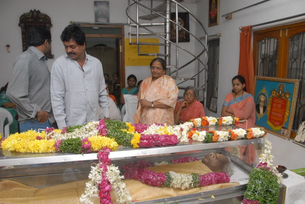 V Madhusudhana Rao Condolences Photos - 13 / 49 photos