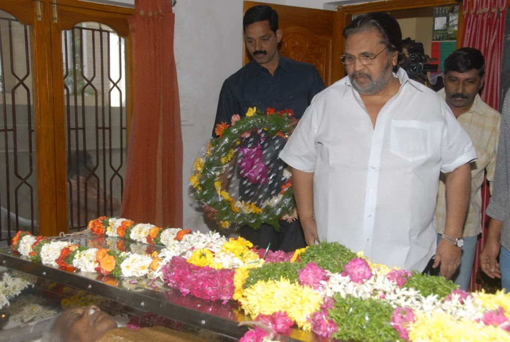 V Madhusudhana Rao Condolences Photos - 22 / 49 photos