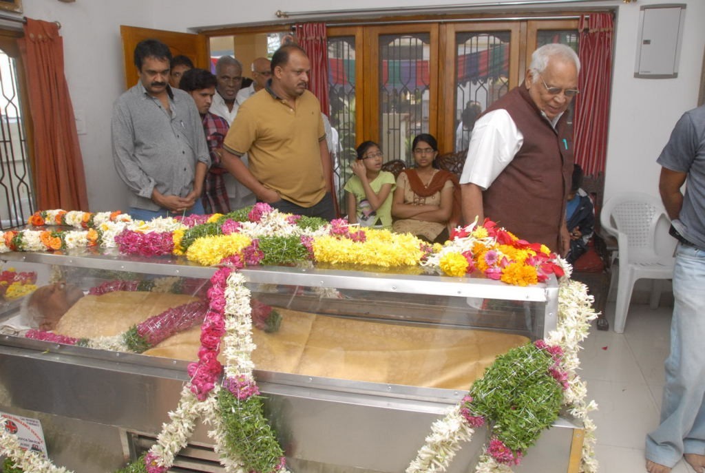 V Madhusudhana Rao Condolences Photos - 42 / 49 photos