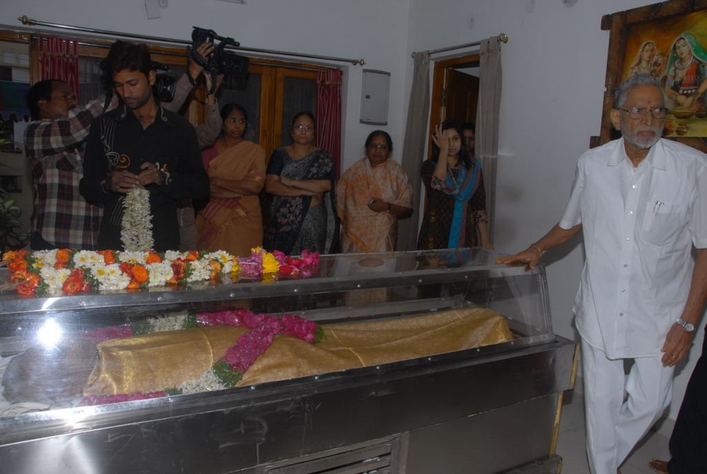 V Madhusudhana Rao Condolences Photos - 44 / 49 photos
