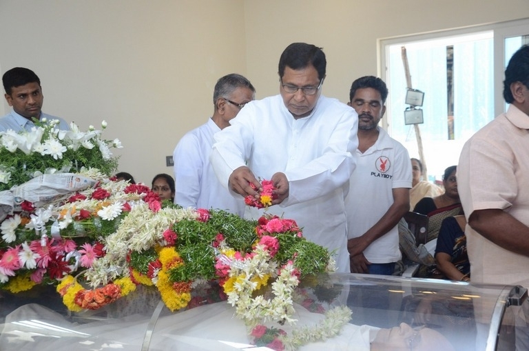 DR C Narayana Reddy Condolence Photos - 26 / 42 photos