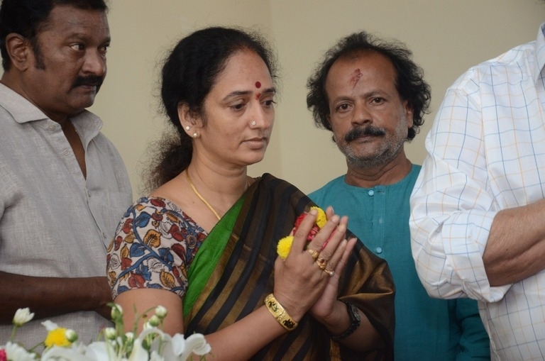 DR C Narayana Reddy Condolence Photos - 39 / 42 photos