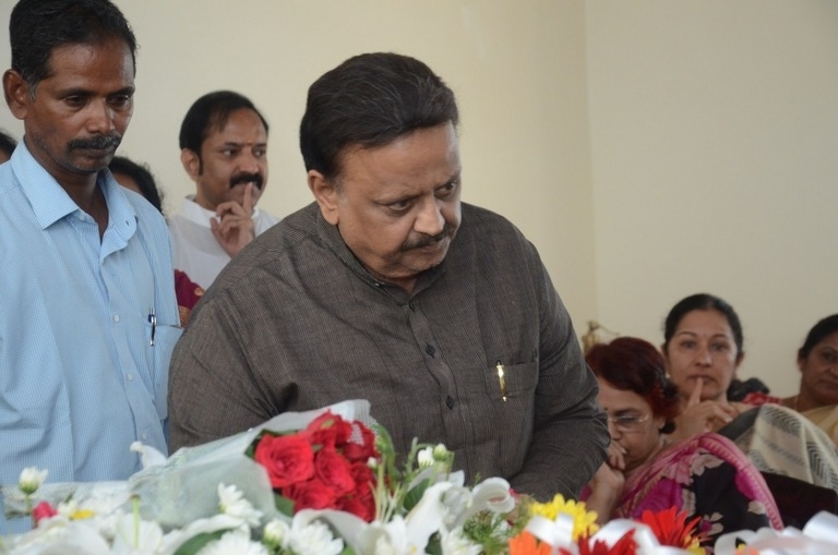 DR C Narayana Reddy Condolence Photos - 42 / 42 photos