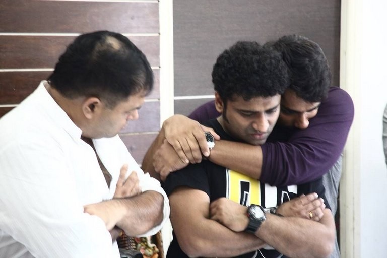 DSP Father Sathyamurthy Condolences Photos - 11 / 13 photos