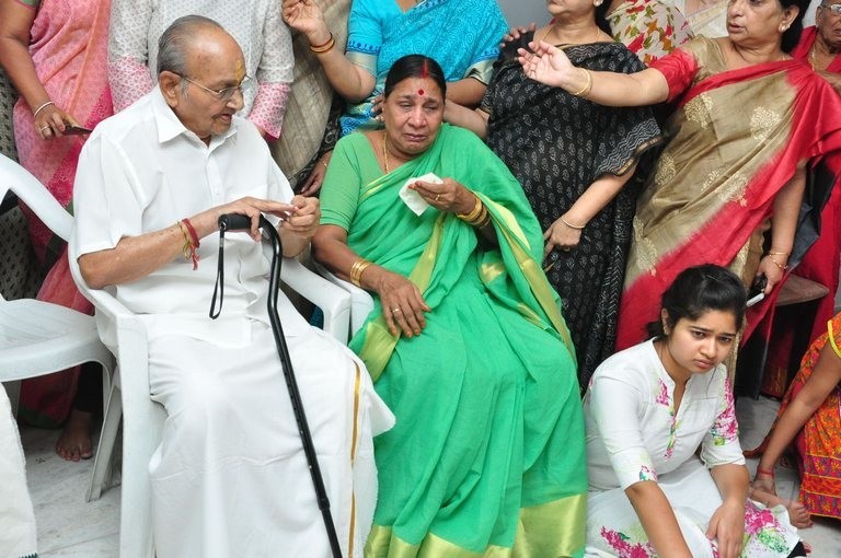 Edida Nageswara Rao Condolences Photos 1 - 25 / 126 photos