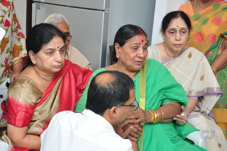 Edida Nageswara Rao Condolences Photos 1 - 35 / 126 photos
