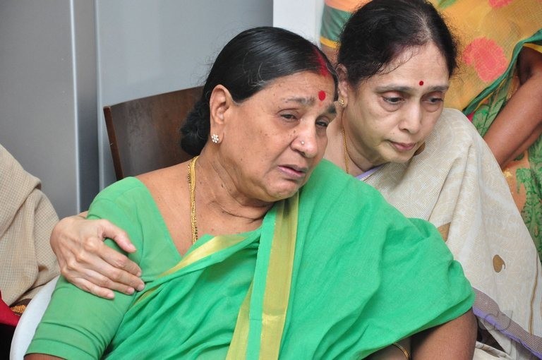 Edida Nageswara Rao Condolences Photos 1 - 39 / 126 photos