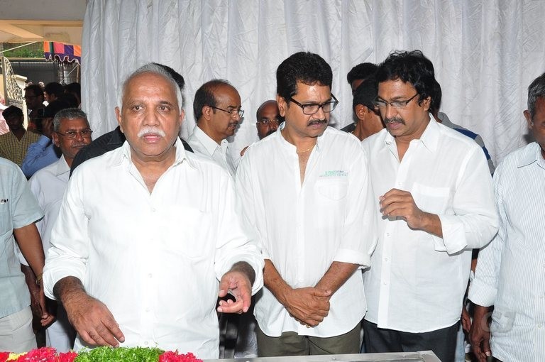 Edida Nageswara Rao Condolences Photos 1 - 52 / 126 photos