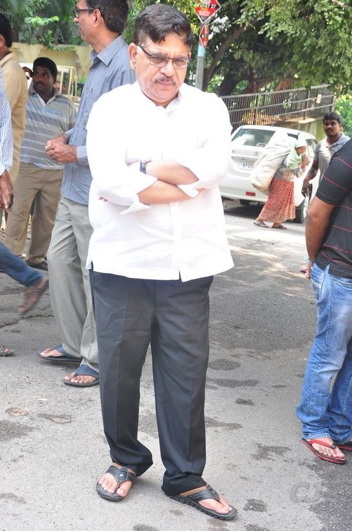 Edida Nageswara Rao Condolences Photos 1 - 54 / 126 photos