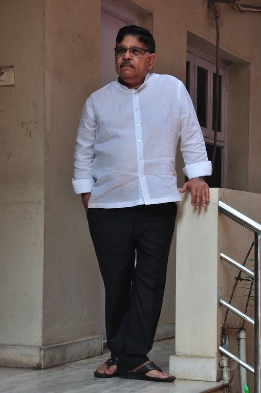 Edida Nageswara Rao Condolences Photos 1 - 56 / 126 photos