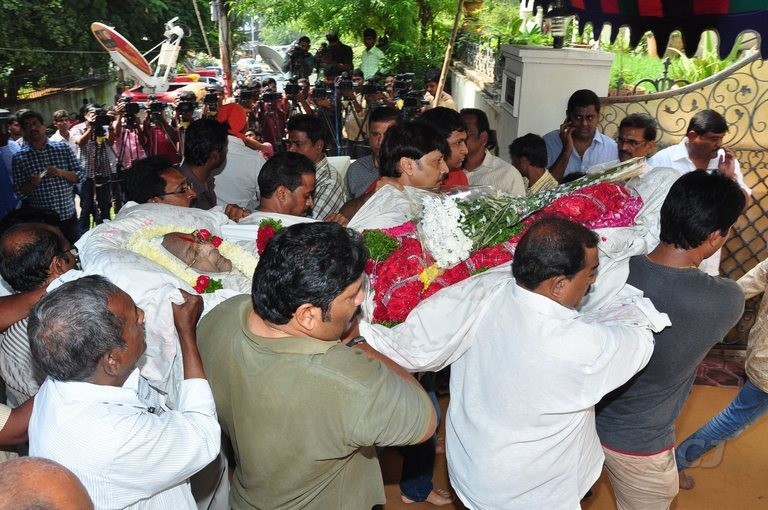 Edida Nageswara Rao Condolences Photos 1 - 70 / 126 photos