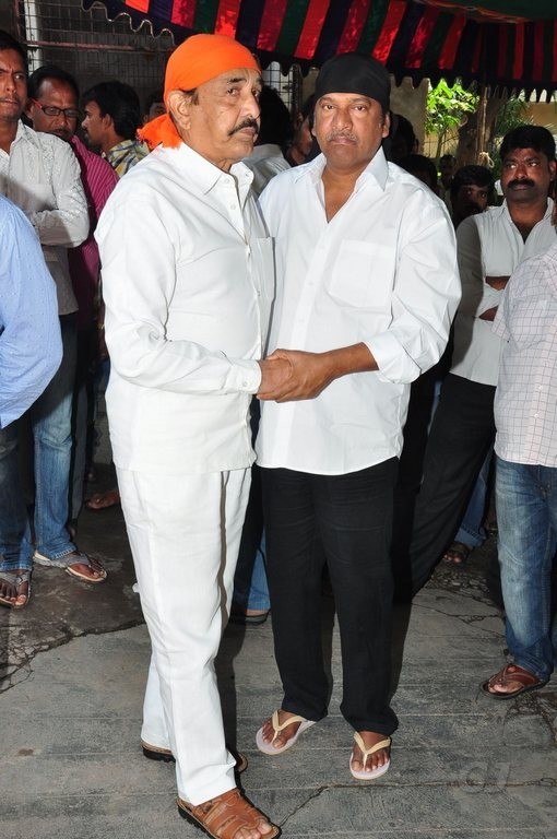 Edida Nageswara Rao Condolences Photos 1 - 78 / 126 photos