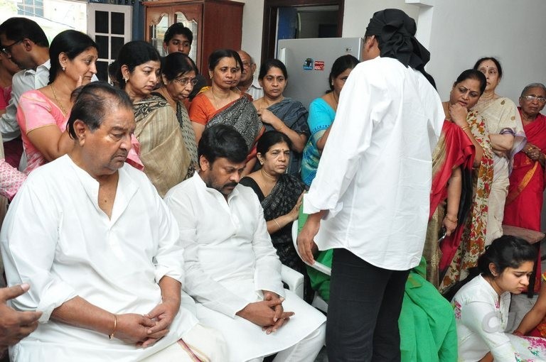 Edida Nageswara Rao Condolences Photos 1 - 80 / 126 photos