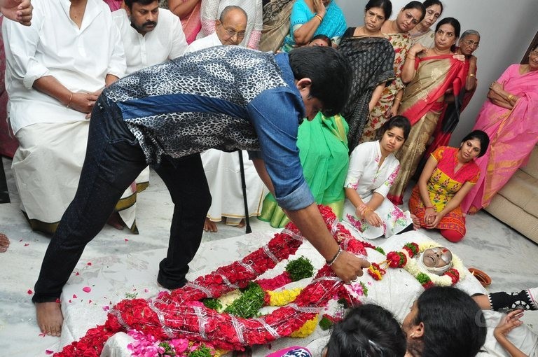 Edida Nageswara Rao Condolences Photos 1 - 87 / 126 photos