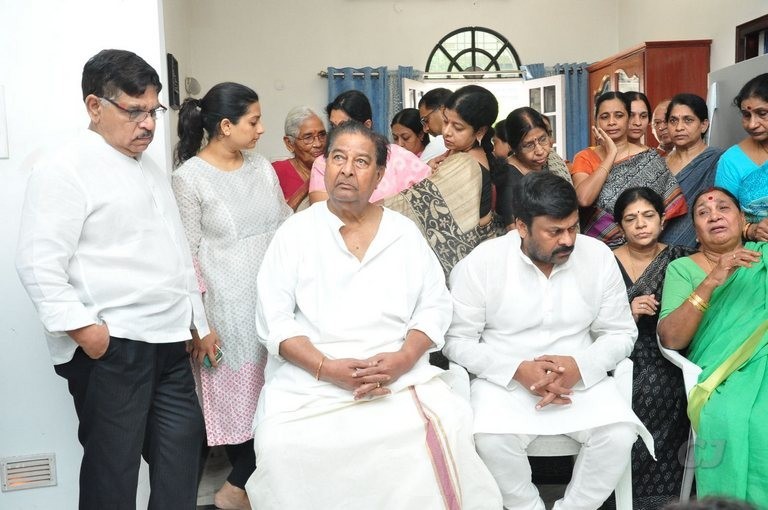 Edida Nageswara Rao Condolences Photos 1 - 88 / 126 photos