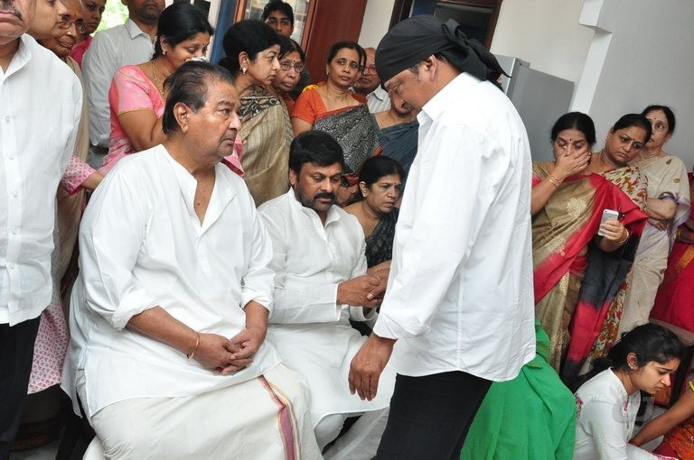 Edida Nageswara Rao Condolences Photos 1 - 95 / 126 photos