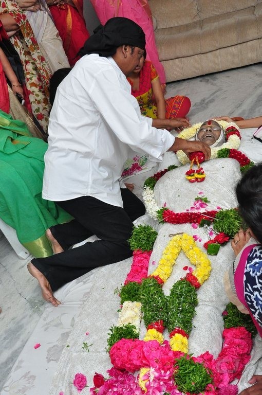 Edida Nageswara Rao Condolences Photos 1 - 101 / 126 photos