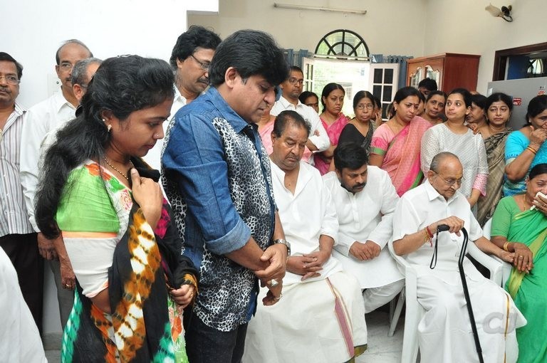 Edida Nageswara Rao Condolences Photos 1 - 105 / 126 photos